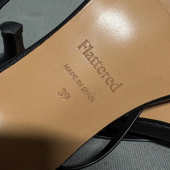 FLATTERED Eunisa Heel in Black Size 39 As Is Needs Repair - Picture 2 of 16